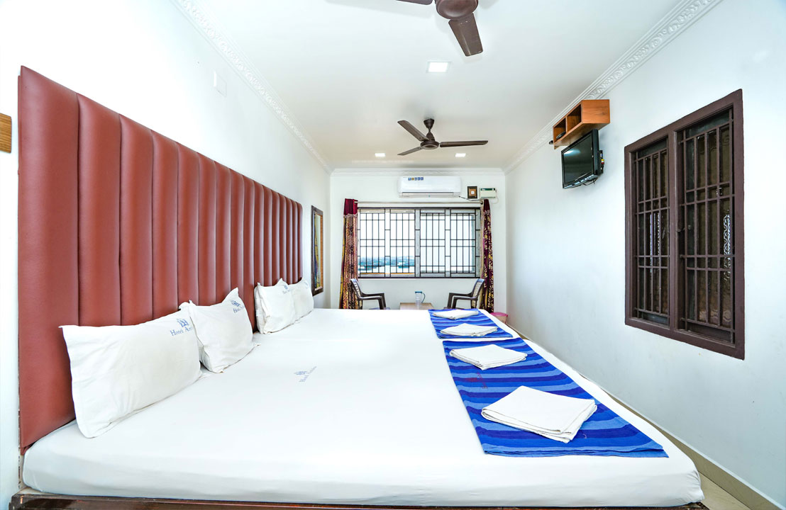 AC Four Bed Real Sea View Room,Hotel ambika rameswaram